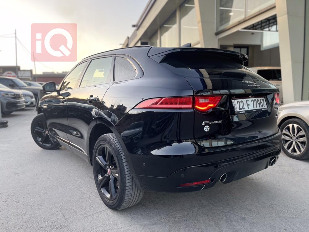 جاگوار F-Pace